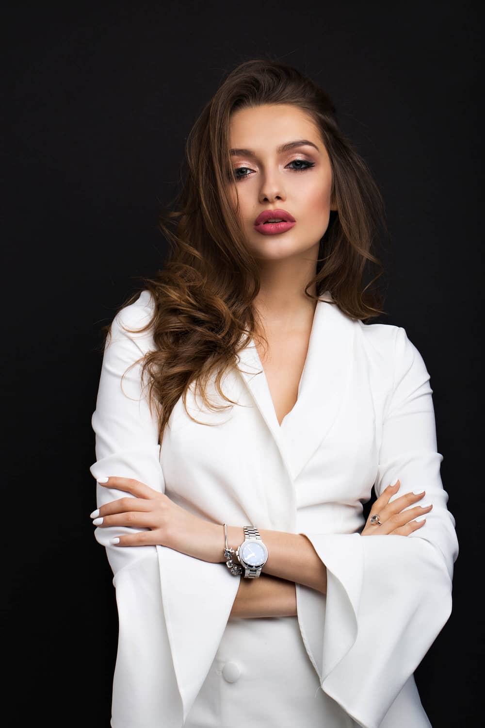 luxurious-brunette-white-dress-black (1)